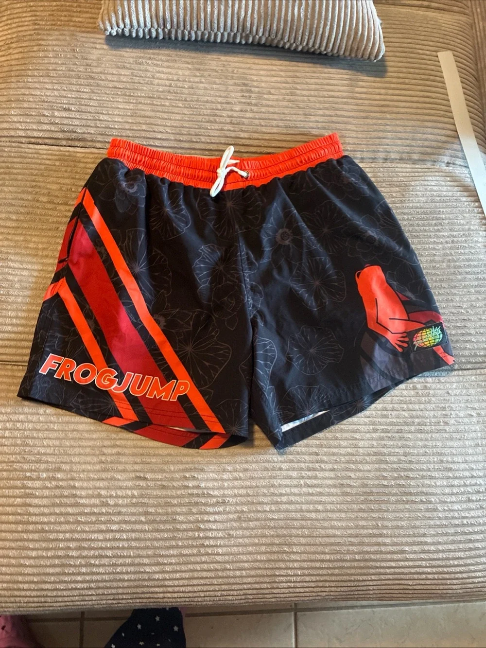Slunks Men's Super Super Rare Size XL Frog Flower Theme Black And Orange Nwot